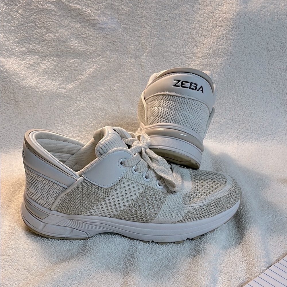 Zeba Vanilla Dream sneakers, worn twice. Perfect condition